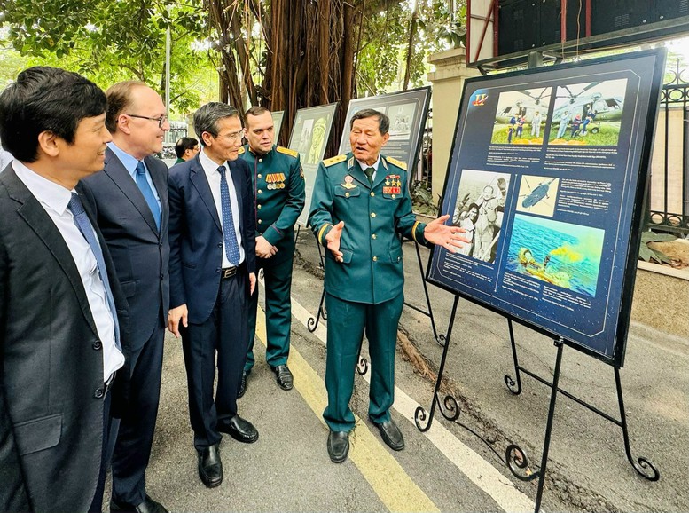 “Chuyến bay liên hợp 37” - biểu tượng sinh động của hợp tác Việt Nam - Liên bang Nga- Ảnh 1. “Chuyến bay liên hợp 37” - biểu tượng sinh động của hợp tác Việt Nam - Liên bang Nga- Ảnh 1.