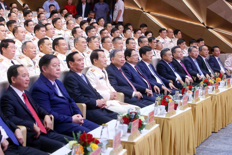 Tổng Bí thư, Chủ tịch nước: Xây dựng lực lượng tham mưu công an nhân dân tinh nhuệ, hiện đại trước năm 2030- Ảnh 1. Tổng Bí thư, Chủ tịch nước: Xây dựng lực lượng tham mưu công an nhân dân tinh nhuệ, hiện đại trước năm 2030- Ảnh 1.