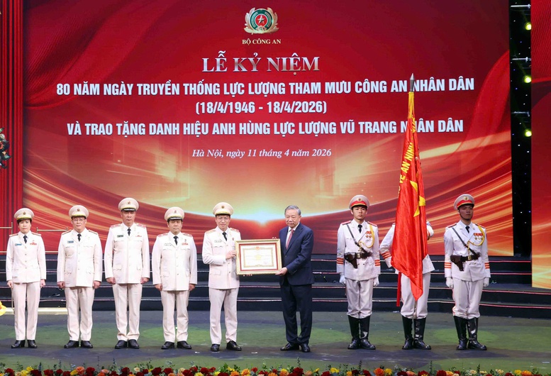 Tổng Bí thư, Chủ tịch nước: Xây dựng lực lượng tham mưu công an nhân dân tinh nhuệ, hiện đại trước năm 2030- Ảnh 4. Tổng Bí thư, Chủ tịch nước: Xây dựng lực lượng tham mưu công an nhân dân tinh nhuệ, hiện đại trước năm 2030- Ảnh 4.