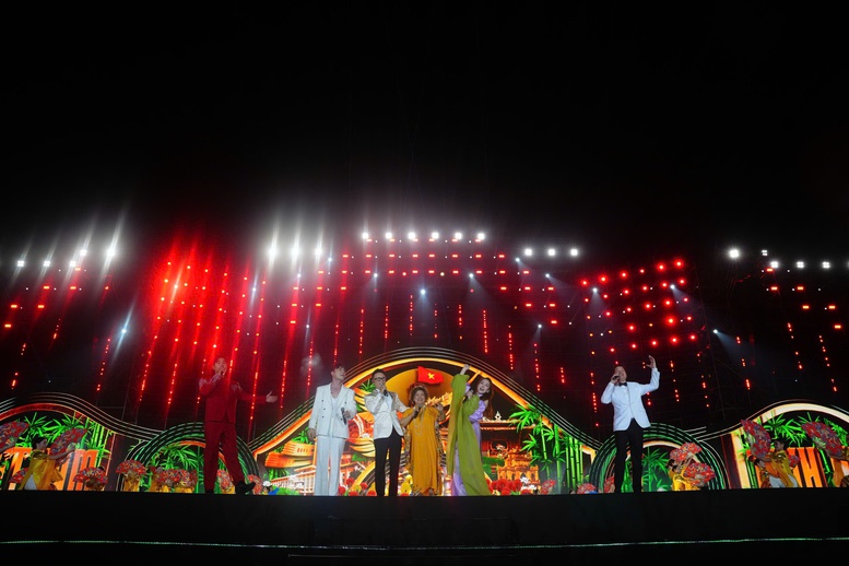 Khai mạc Liên hoan Phát thanh toàn quốc lần thứ XVII - Phát thanh trong kỷ nguyên số - Ảnh 3. Khai mạc Liên hoan Phát thanh toàn quốc lần thứ XVII - Phát thanh trong kỷ nguyên số - Ảnh 3.