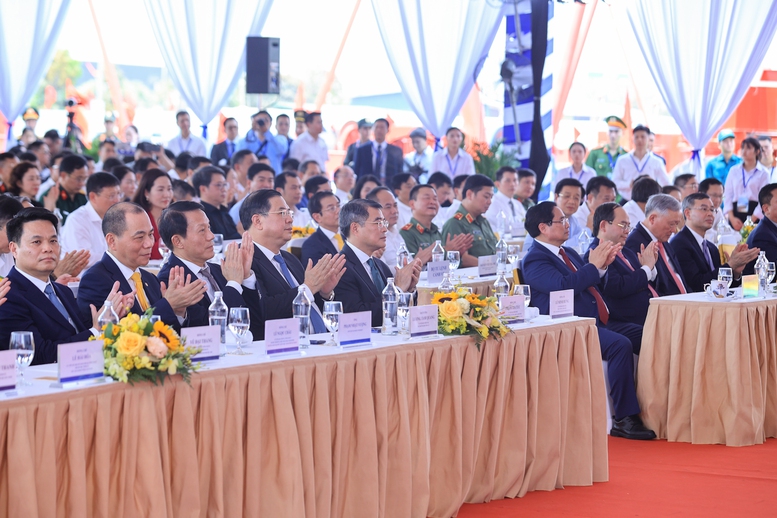 Thủ tướng L&ecirc; Minh Hưng dự lễ khởi c&ocirc;ng tuyến đường sắt tốc độ cao H&agrave; Nội-Quảng Ninh- Ảnh 1.