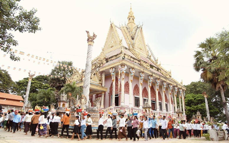 Chung vui Tết Khmer, lan tỏa tinh thần đại đoàn kết
