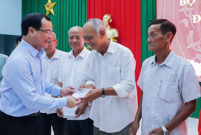 Chung vui Tết Khmer, lan tỏa tinh thần đại đoàn kết- Ảnh 1.