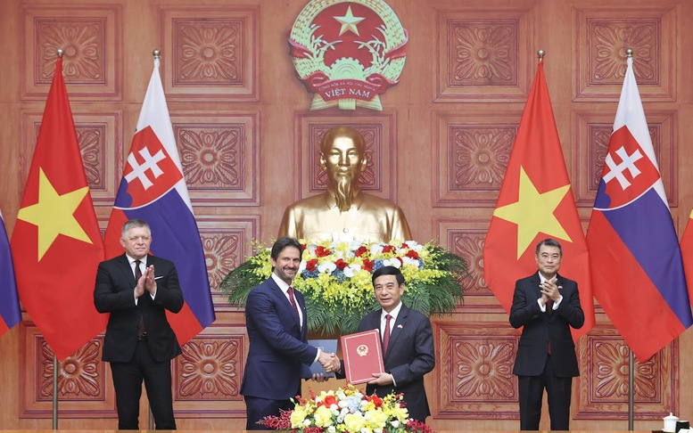 Việt Nam, Slovakia trao nhiều văn kiện hợp tác quan trọng