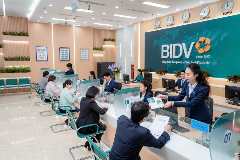 Áp lực vốn tăng cao, ngân hàng vẫn giảm lãi suất, đẩy mạnh tín dụng ưu tiên- Ảnh 2. Áp lực vốn tăng cao, ngân hàng vẫn giảm lãi suất, đẩy mạnh tín dụng ưu tiên- Ảnh 2.