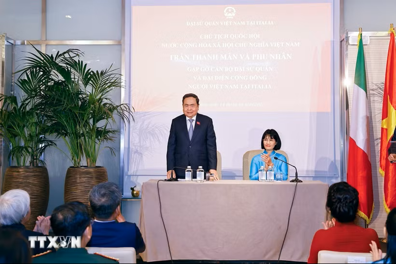 Chủ tịch Quốc hội Trần Thanh Mẫn gặp gỡ cộng đồng người Việt Nam tại Italy- Ảnh 1.