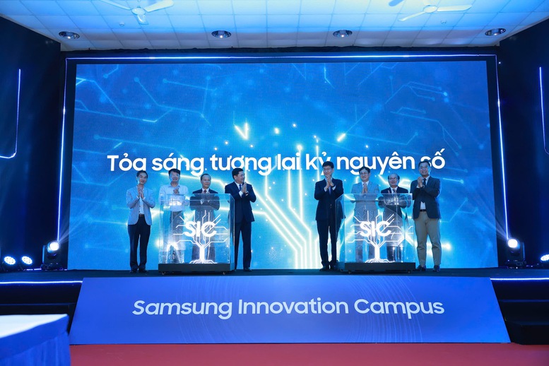Lần đầu tiên đào tạo bán dẫn được đưa vào chương trình Samsung Innovation Campus- Ảnh 1. Lần đầu tiên đào tạo bán dẫn được đưa vào chương trình Samsung Innovation Campus- Ảnh 1.