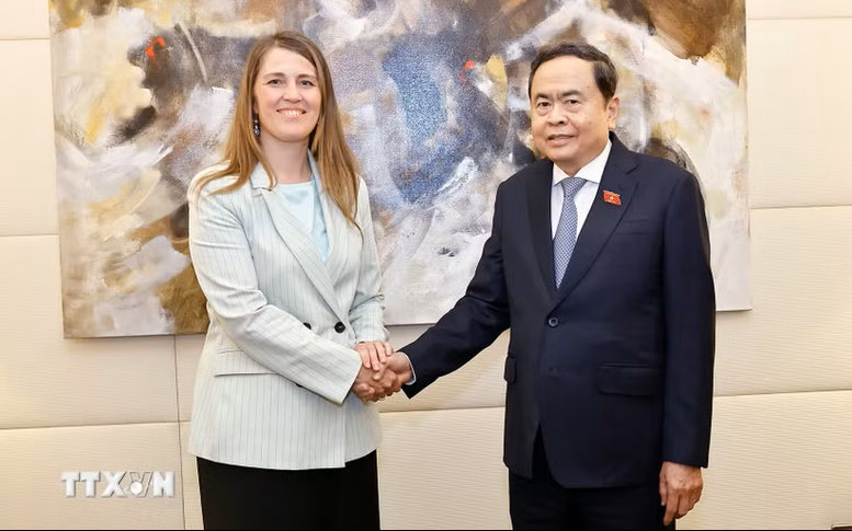 Tăng cường tin cậy chính trị và mở rộng quan hệ hữu nghị truyền thống, giao lưu nhân dân Italy - Việt Nam