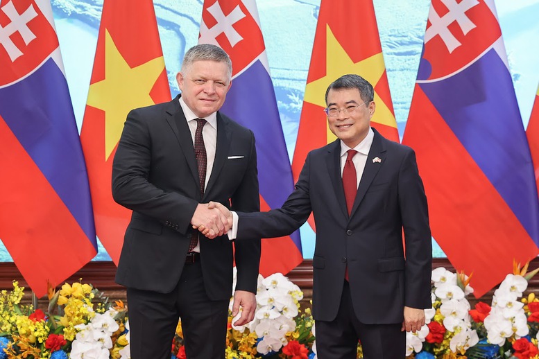 Thủ tướng Cộng hòa Slovakia Robert Fico kết thúc chuyến thăm chính thức Việt Nam- Ảnh 2. Thủ tướng Cộng hòa Slovakia Robert Fico kết thúc chuyến thăm chính thức Việt Nam- Ảnh 2.