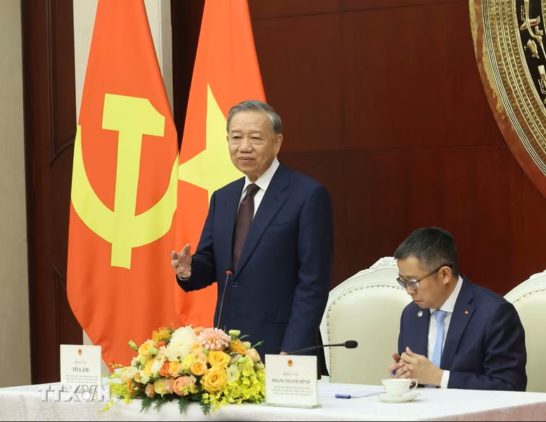 Tổng Bí thư, Chủ tịch nước Tô Lâm gặp gỡ cộng đồng người Việt Nam tại Trung Quốc- Ảnh 2. Tổng Bí thư, Chủ tịch nước Tô Lâm gặp gỡ cộng đồng người Việt Nam tại Trung Quốc- Ảnh 2.