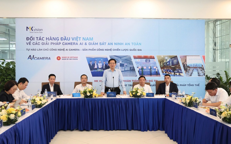 Phó Thủ tướng Hồ Quốc Dũng: Hoàn thiện thể chế, xây dựng 'đầu tàu' công nghệ để làm chủ camera AI- Ảnh 4. Phó Thủ tướng Hồ Quốc Dũng: Hoàn thiện thể chế, xây dựng 'đầu tàu' công nghệ để làm chủ camera AI- Ảnh 4.