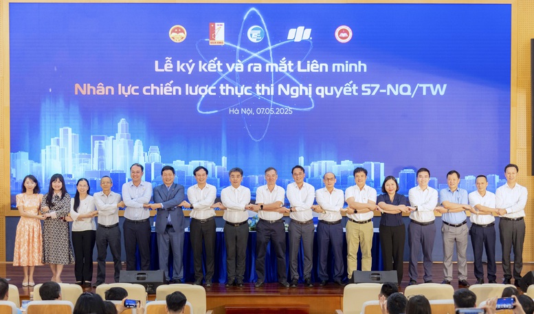 Ông Trương Gia Bình: FPT sẵn sàng giải những bài toán công nghệ lớn của quốc gia- Ảnh 4.