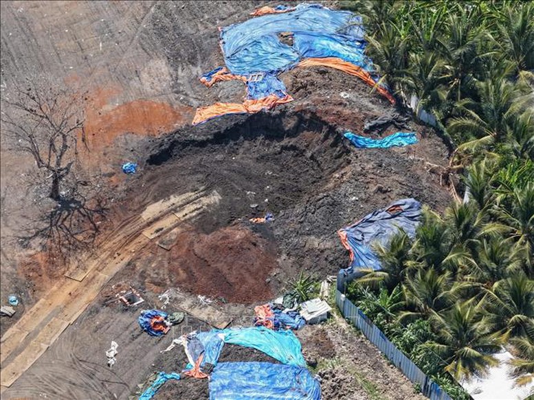 Triệt phá đường dây đổ trái phép hơn 20.000 tấn chất thải- Ảnh 1. Triệt phá đường dây đổ trái phép hơn 20.000 tấn chất thải- Ảnh 1.