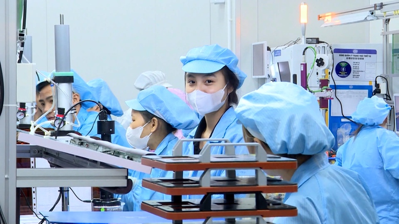 Giám đốc quốc gia ADB: Tăng trưởng tích cực, vị thế Việt Nam vững chắc trong khu vực- Ảnh 2.