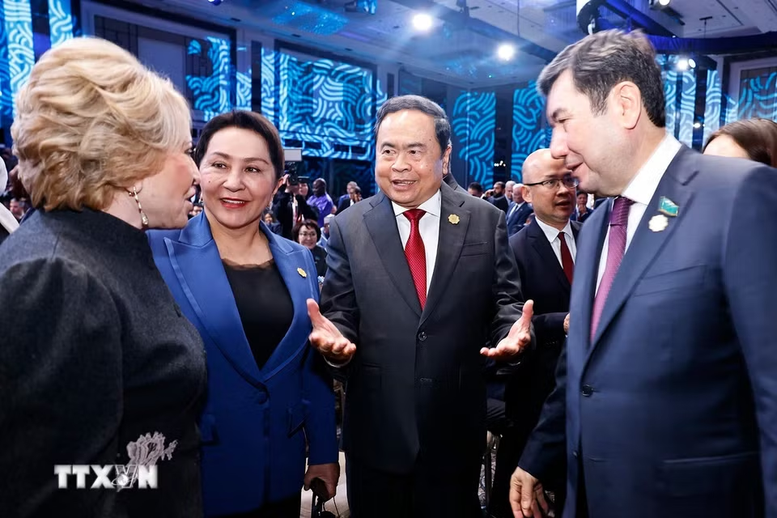 Chủ tịch Quốc hội Trần Thanh Mẫn dự Lễ khai mạc Đại hội đồng lần thứ 152 của Liên minh Nghị viện Thế giới- Ảnh 2. Chủ tịch Quốc hội Trần Thanh Mẫn dự Lễ khai mạc Đại hội đồng lần thứ 152 của Liên minh Nghị viện Thế giới- Ảnh 2.