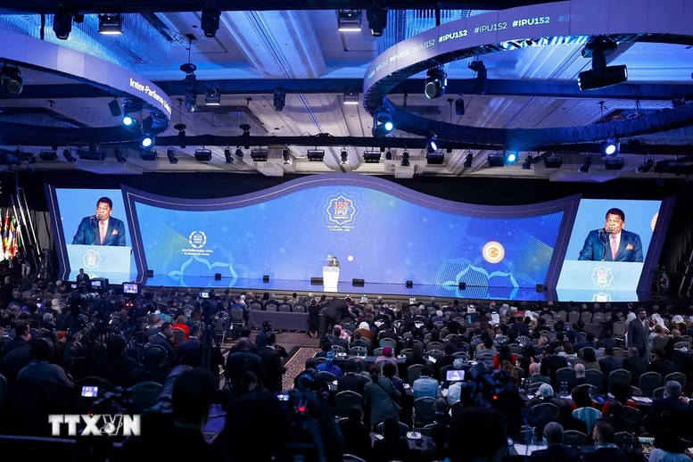 Chủ tịch Quốc hội Trần Thanh Mẫn dự Lễ khai mạc Đại hội đồng lần thứ 152 của Liên minh Nghị viện Thế giới- Ảnh 4. Chủ tịch Quốc hội Trần Thanh Mẫn dự Lễ khai mạc Đại hội đồng lần thứ 152 của Liên minh Nghị viện Thế giới- Ảnh 4.