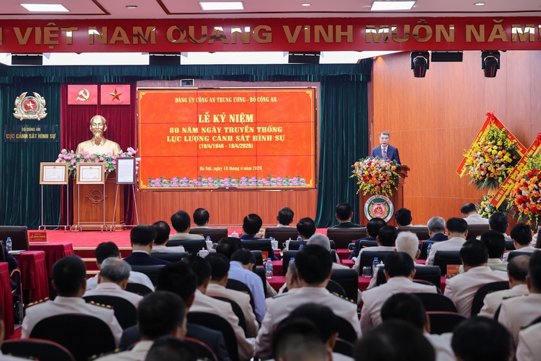 Thủ tướng Lê Minh Hưng: Tên gọi "Cảnh sát hình sự" mãi là niềm tin cậy của Nhân dân- Ảnh 8.