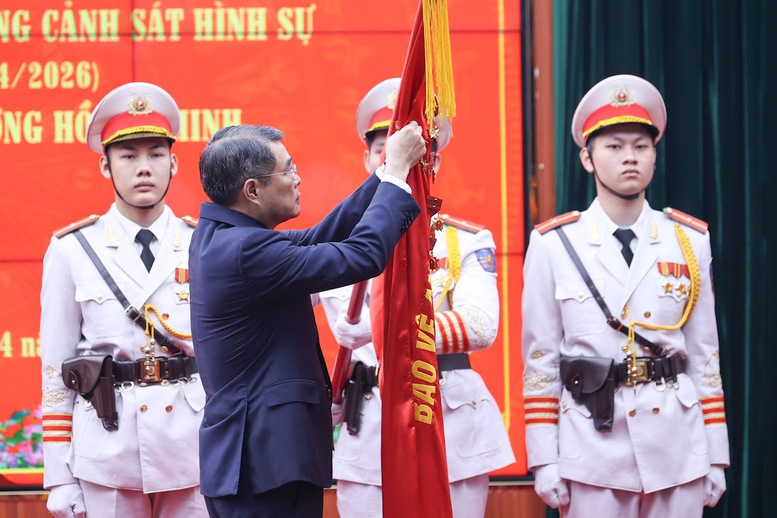Thủ tướng Lê Minh Hưng: Tên gọi "Cảnh sát hình sự" mãi là niềm tin cậy của Nhân dân- Ảnh 4.