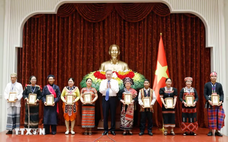 Tổng Bí thư, Chủ tịch nước: Già làng, trưởng bản góp phần củng cố khối đại đoàn kết toàn dân tộc