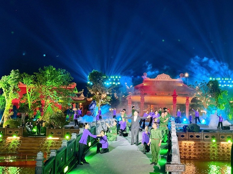 Phó Thủ tướng Chính phủ Lê Tiến Châu dự Chương trình "Bản hùng ca trên sông"- Ảnh 3.