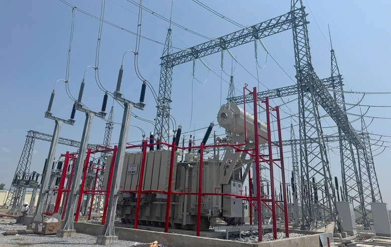 Đóng điện thành công dự án Trạm biến áp 220 kV Gò Công và đường dây đấu nối- Ảnh 1.