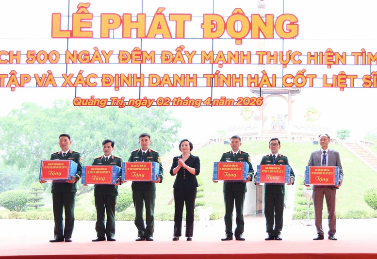 Phó Thủ tướng Phạm Thị Thanh Trà phát động Chiến dịch 500 ngày đêm tìm kiếm, quy tập và xác định danh tính hài cốt liệt sĩ- Ảnh 3.