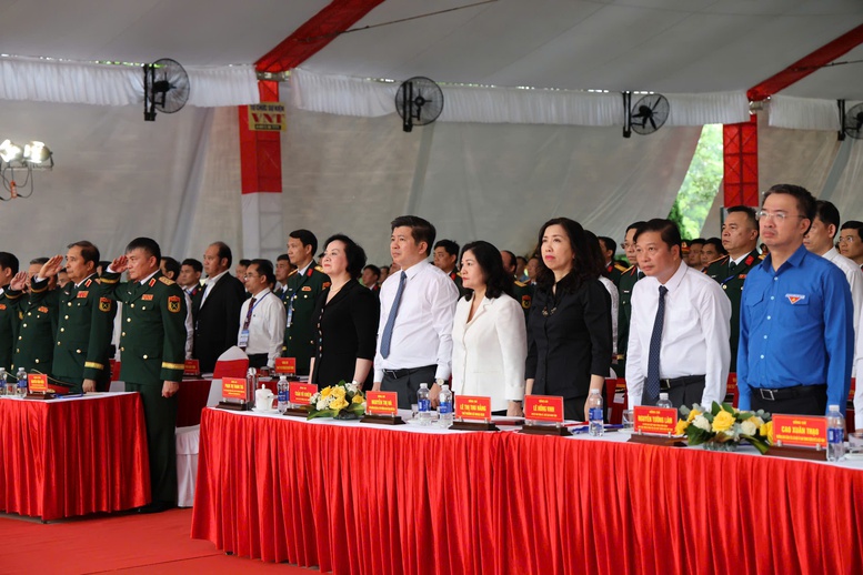 Phó Thủ tướng Phạm Thị Thanh Trà phát động Chiến dịch 500 ngày đêm tìm kiếm, quy tập và xác định danh tính hài cốt liệt sĩ- Ảnh 8.