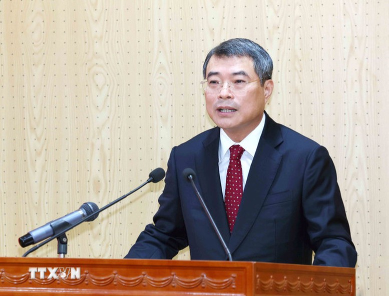 Đồng chí Lê Minh Hưng trao Quyết định của Bộ Chính trị chuẩn y đồng chí Trần Phong giữ chức Bí thư Tỉnh uỷ Khánh Hoà- Ảnh 2.