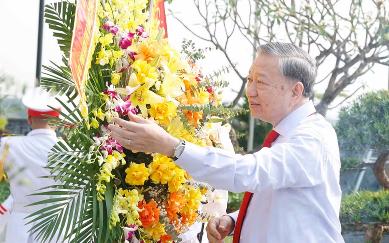 Tổng Bí thư, Chủ tịch nước Tô Lâm dâng hương tưởng niệm Tổng Bí thư Hà Huy Tập