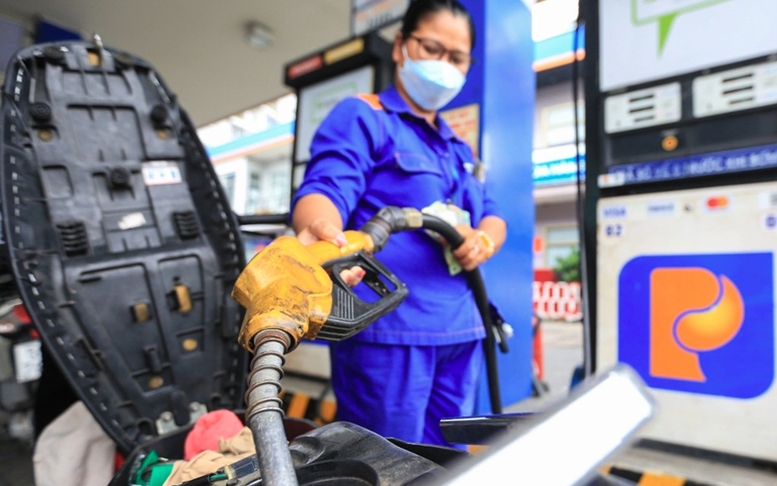 Giá xăng dầu đồng loạt giảm, dầu diesel giảm hơn 3.000 đồng/lít