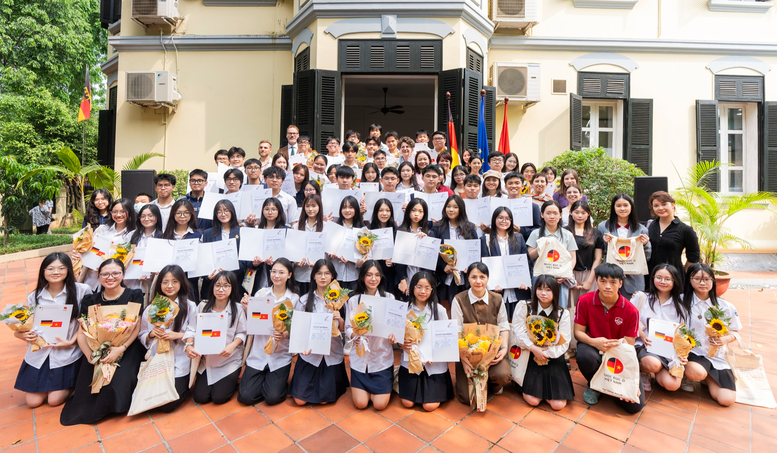 Học sinh Việt Nam ghi dấu ấn với tiếng Đức: Tỉ lệ đỗ DSD-II vượt trung bình toàn cầu- Ảnh 1.