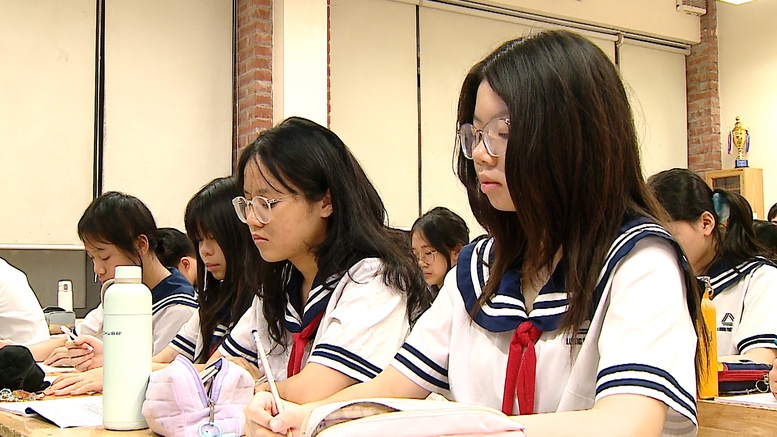 Khi nỗi lo trượt trường mong muốn không còn là chuyện của riêng đề thi- Ảnh 1.