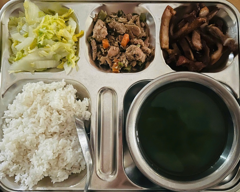 Tổng lực kiểm tra 'điểm nóng’ bếp ăn tập thể, thức ăn đường phố- Ảnh 1.