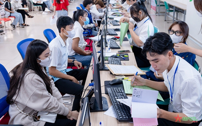 Sáp nhập xã, xác định điều kiện hưởng hỗ trợ học phí thế nào?