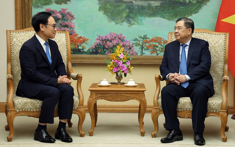 Phó Thủ tướng Thường trực Phạm Gia Túc tiếp lãnh đạo Công ty cơ khí Hyundai Rotem