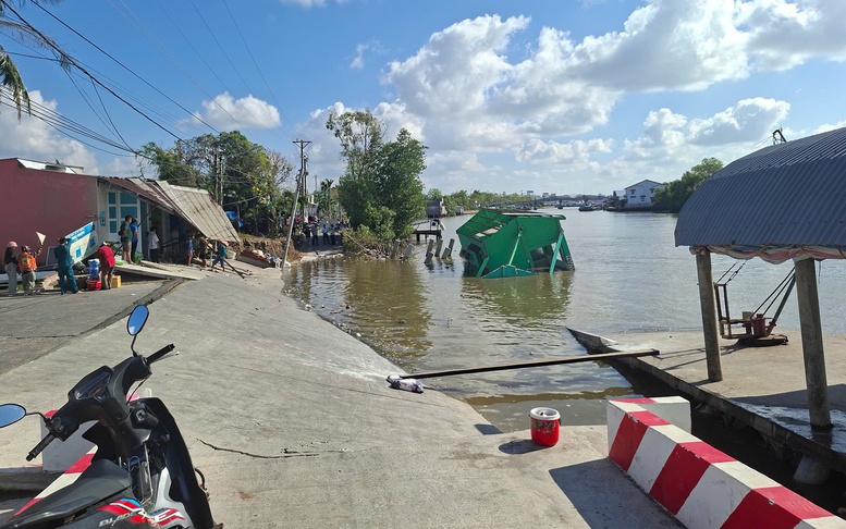 Sạt lở liên tiếp ở Cà Mau, thiệt hại hàng tỷ đồng, khẩn trương hỗ trợ người dân mất nhà