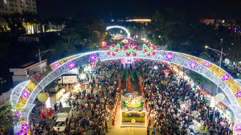 Hơn 1.500 nghệ nhân, nghệ sĩ tham gia Lễ hội văn hóa dân gian đường phố tại Đất Tổ- Ảnh 3.