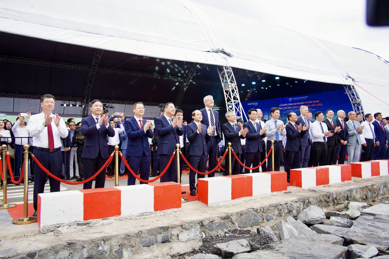 Phó Thủ tướng Thường trực Phạm Gia Túc dự khởi công Bến cảng container Liên Chiểu- Ảnh 4.