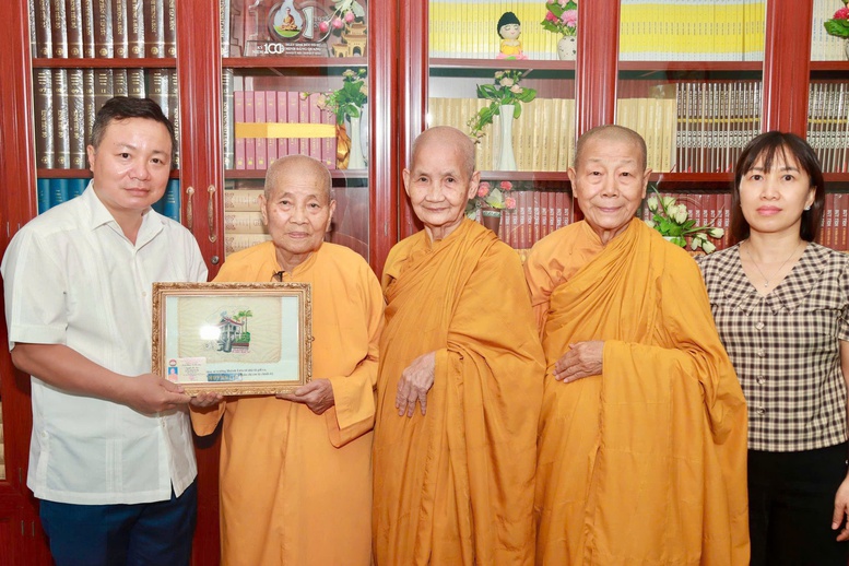 "Đóa sen vàng trong lửa đỏ" Sài Gòn- Ảnh 3.