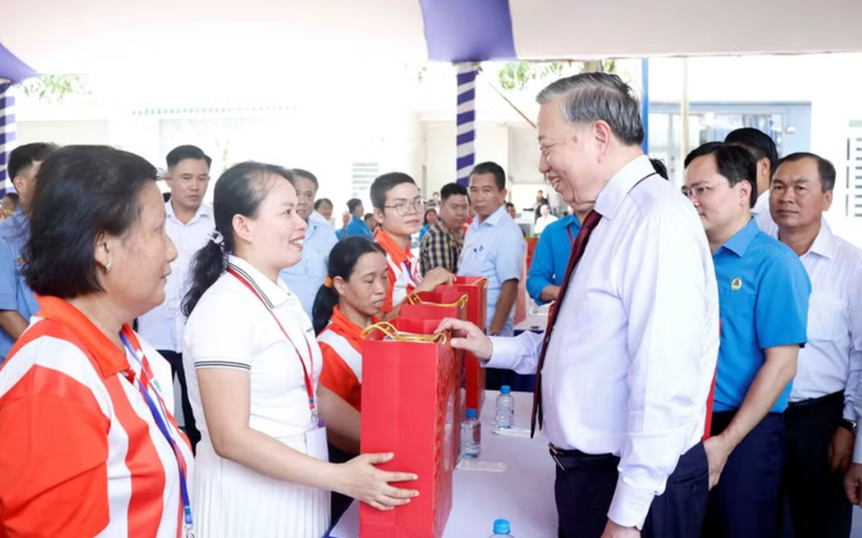 Tổng Bí thư, Chủ tịch nước động viên công nhân, người lao động ở TPHCM