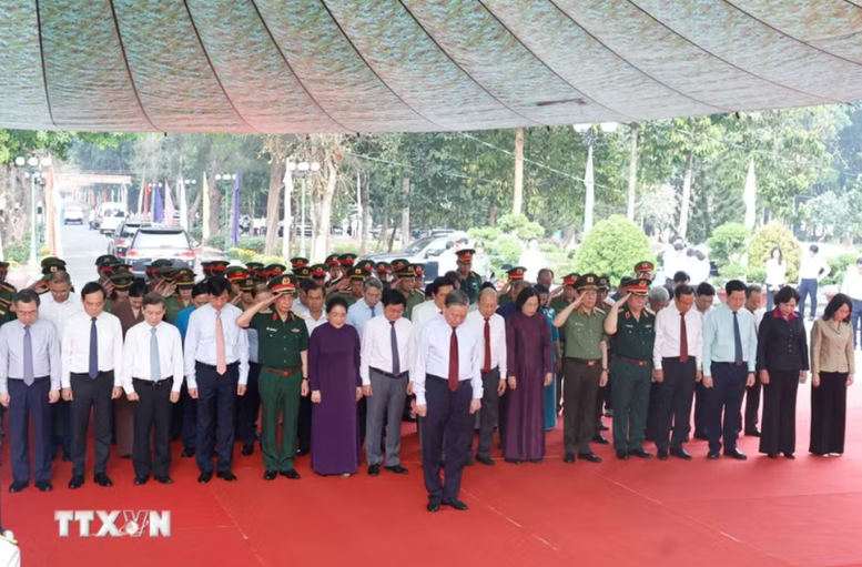 Tổng Bí thư, Chủ tịch nước Tô Lâm dâng hương tại Nghĩa trang Liệt sĩ Tân Biên- Ảnh 1.