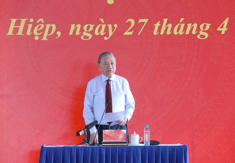 Tổng Bí thư, Chủ tịch nước thăm, gặp gỡ, động viên công nhân, người lao động ở TPHCM- Ảnh 2.