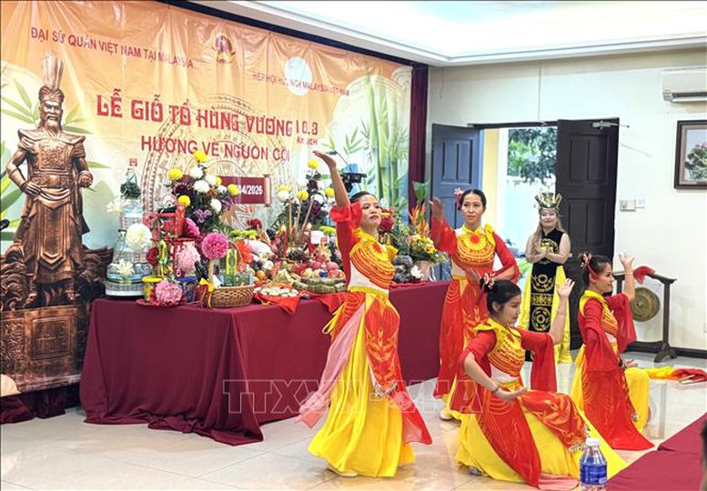 Giỗ Tổ Hùng Vương 2026 ở nước ngoài: Mỗi cộng đồng một cách "giữ cội"- Ảnh 6.