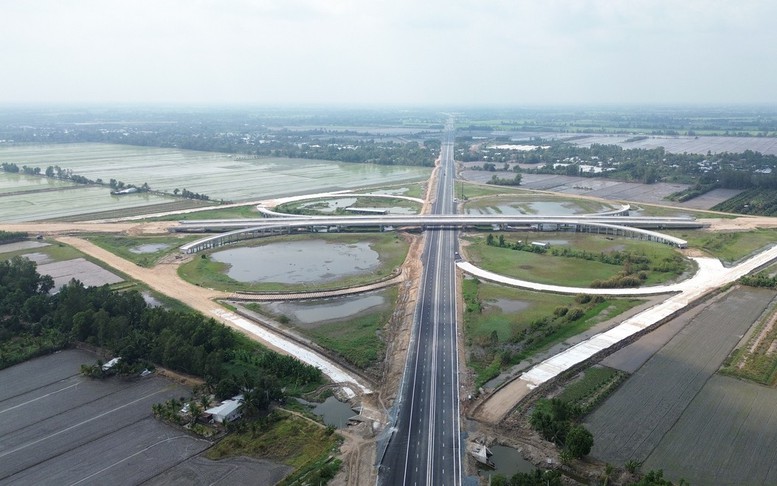 Phương tiện được lưu thông trên cao tốc Hậu Giang-Cà Mau từ 11h30 ngày 29/4