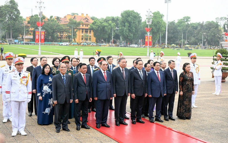 Lãnh đạo Đảng, Nhà nước vào Lăng viếng Chủ tịch Hồ Chí Minh nhân kỷ niệm 51 năm Ngày giải phóng miền Nam, thống nhất đất nước