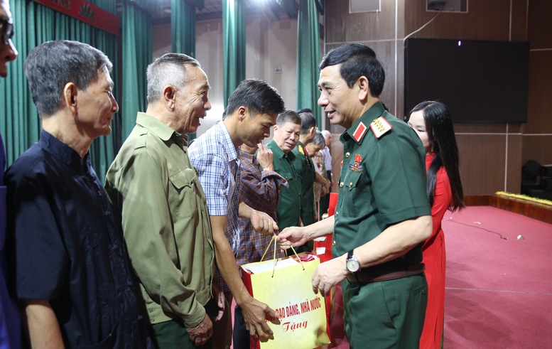 Phó Thủ tướng, Bộ trưởng Bộ Quốc phòng Phan Văn Giang tiếp xúc cử tri tỉnh Thái Nguyên- Ảnh 5.