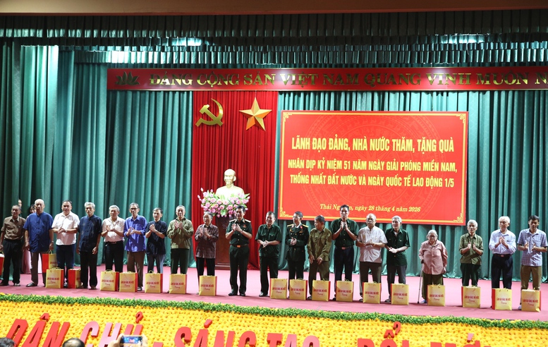 Phó Thủ tướng, Bộ trưởng Bộ Quốc phòng Phan Văn Giang tiếp xúc cử tri tỉnh Thái Nguyên- Ảnh 6.