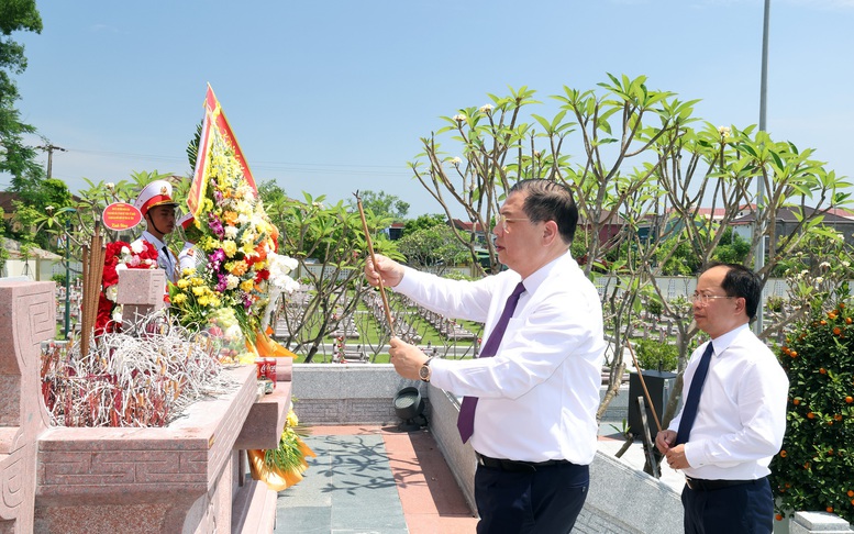 Phó Thủ tướng Thường trực Phạm Gia Túc tiếp xúc cử tri tỉnh Hà Tĩnh- Ảnh 7.