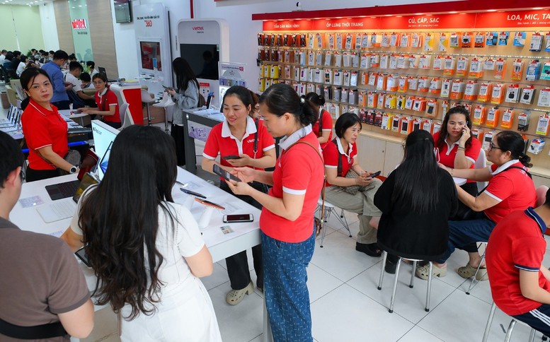 Viettel triển khai gần 50.000 điểm hỗ trợ khách hàng xác thực thông tin thuê bao xuyên lễ- Ảnh 1.