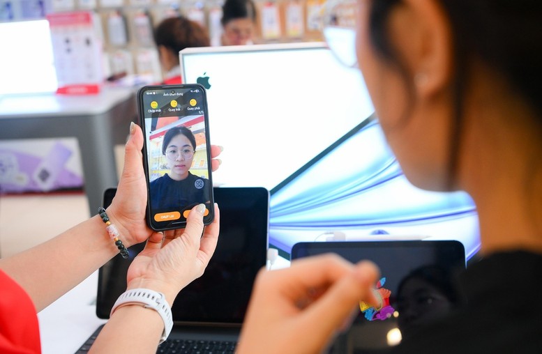 Viettel triển khai gần 50.000 điểm hỗ trợ khách hàng xác thực thông tin thuê bao xuyên lễ- Ảnh 2.